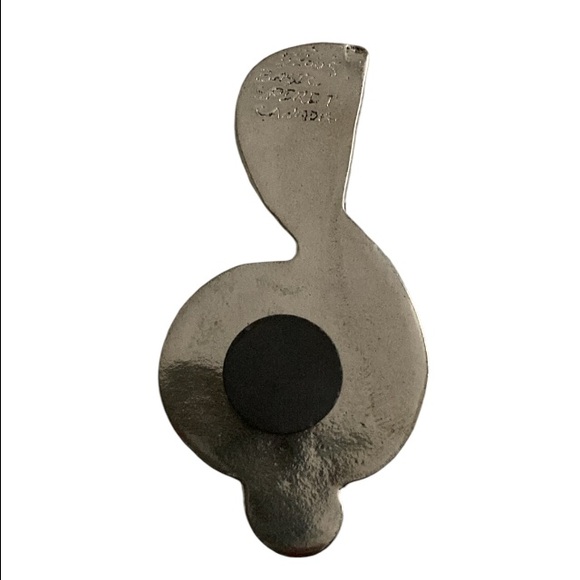 BASIC SPIRIT CANADA Pewter Treble Clef Magnet - Picture 2 of 3